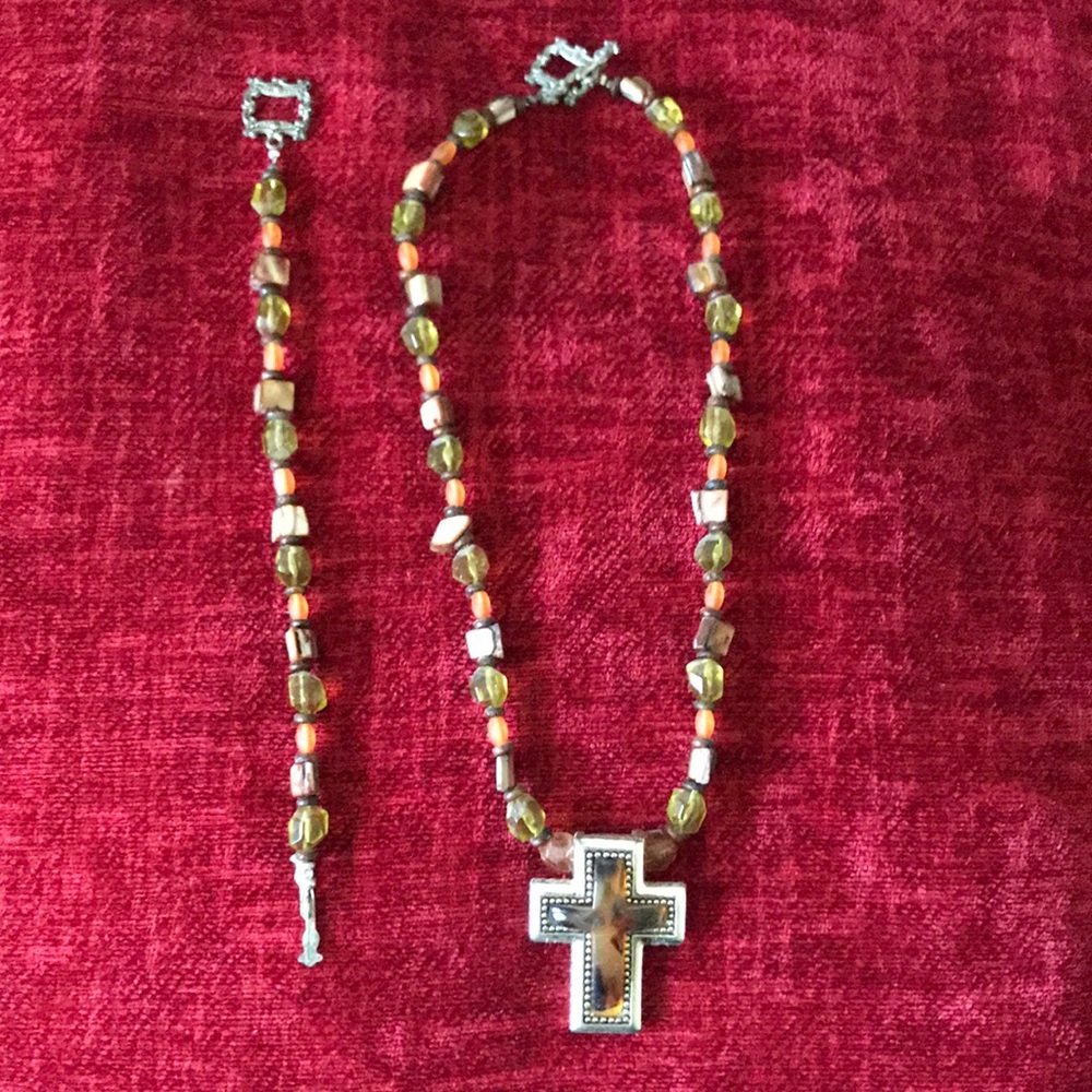 Necklace bracelet set